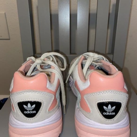 Adidas Falcons - Picture 3 of 4